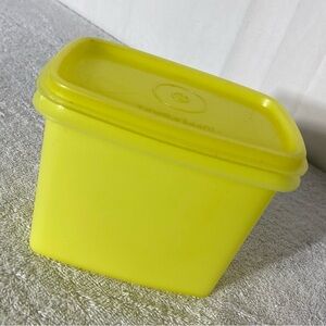 5/$35 Vintage Tupperware Yellow Stackable Shelf Saver Storage Container W Lid